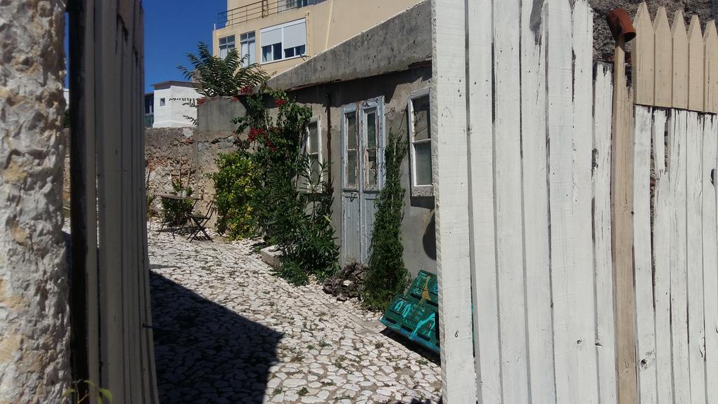 The Back Yard Nest Apartment Lisbon Exterior photo